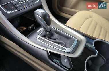 Седан Ford Fusion 2015 в 