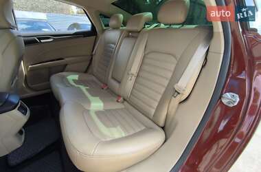 Седан Ford Fusion 2015 в 