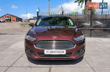 Седан Ford Fusion 2015 в 