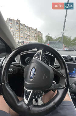 Седан Ford Fusion 2014 в 