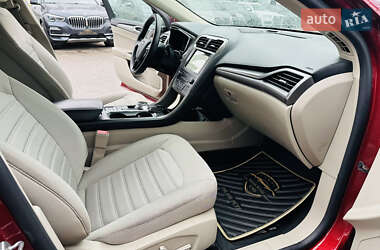 Седан Ford Fusion 2019 в 