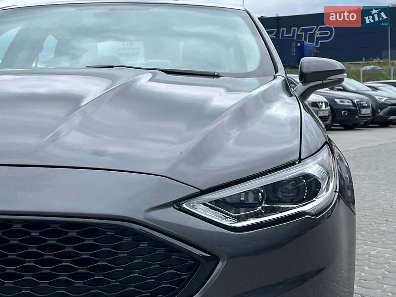 Седан Ford Fusion 2017 в Львове