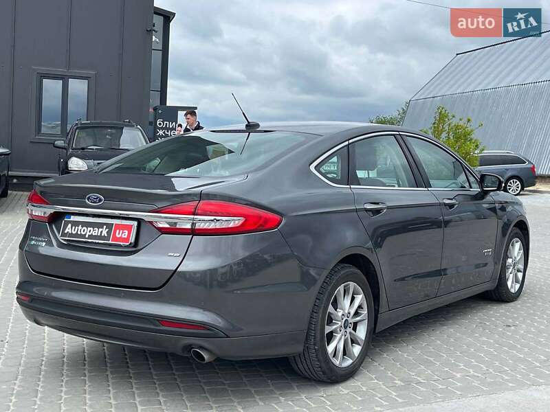 Седан Ford Fusion 2017 в Львове