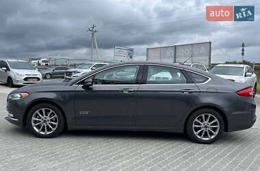 Седан Ford Fusion 2017 в 