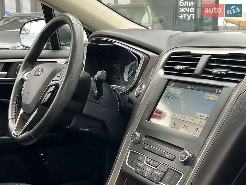 Седан Ford Fusion 2017 в Львове