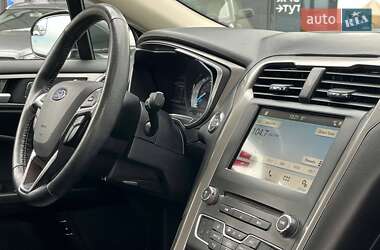 Седан Ford Fusion 2017 в 