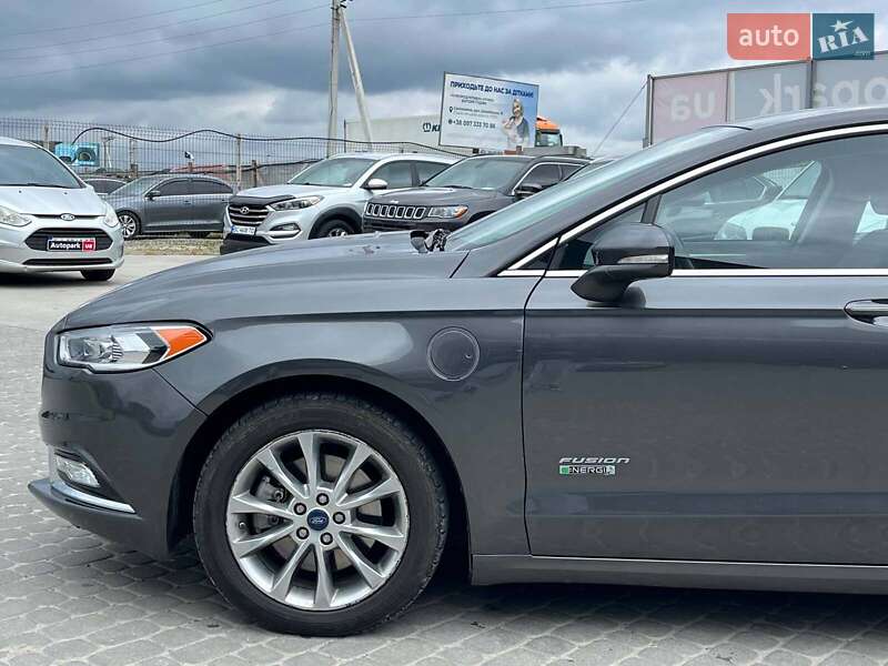 Седан Ford Fusion 2017 в Львове