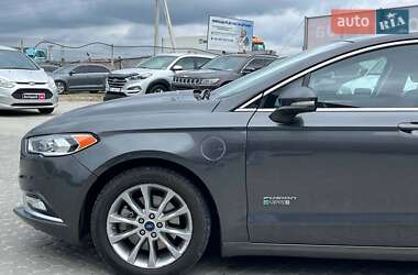 Седан Ford Fusion 2017 в 
