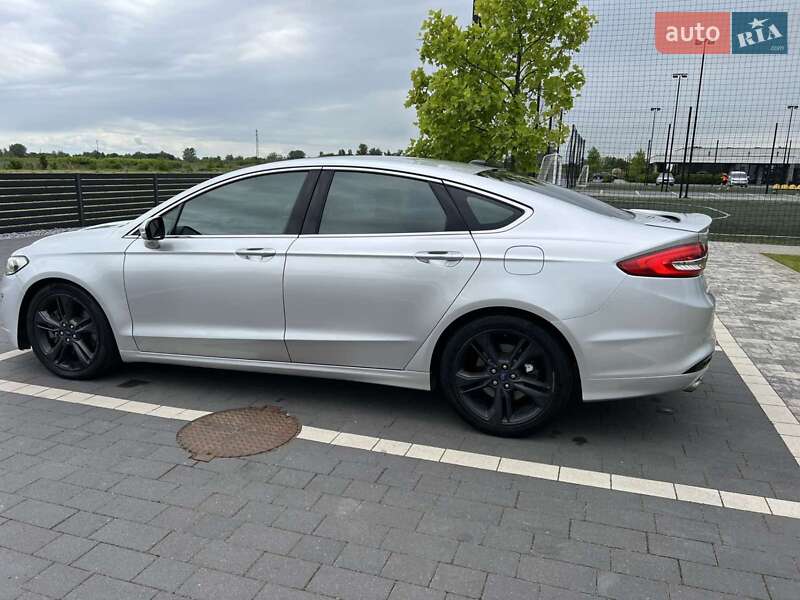 Седан Ford Fusion 2016 в Мукачево