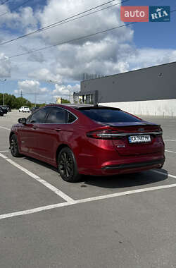Седан Ford Fusion 2017 в 