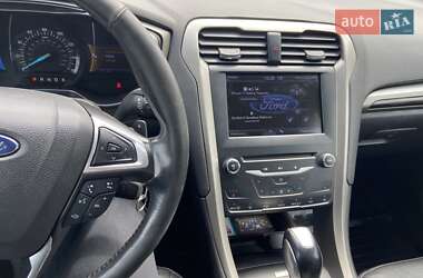 Седан Ford Fusion 2012 в 