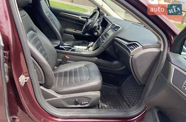 Седан Ford Fusion 2012 в 