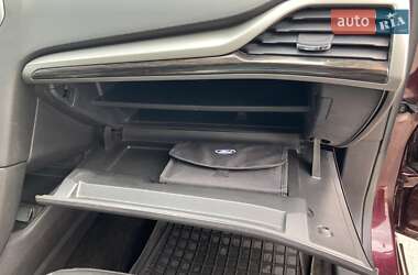 Седан Ford Fusion 2012 в 