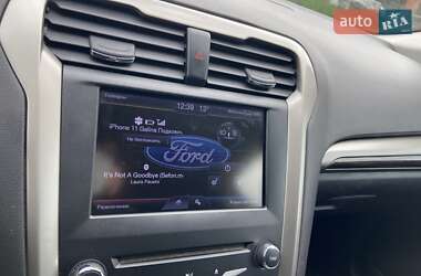 Седан Ford Fusion 2012 в 