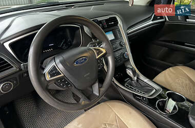 Седан Ford Fusion 2014 в 