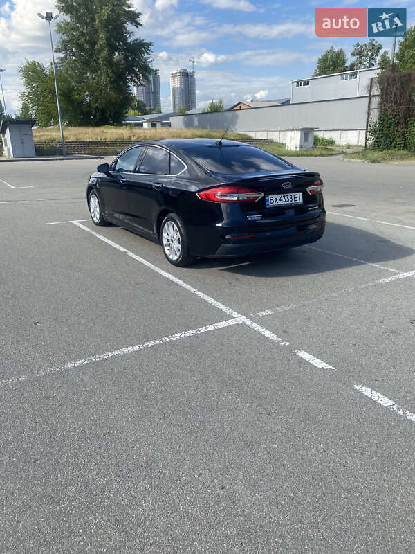 Седан Ford Fusion 2018 в Києві