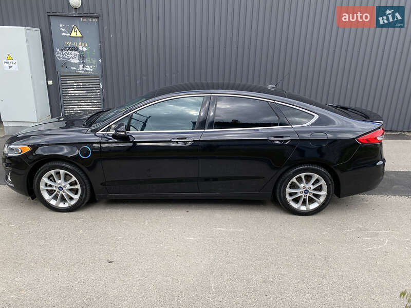 Седан Ford Fusion 2018 в Києві