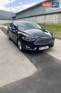 Седан Ford Fusion 2018 в 