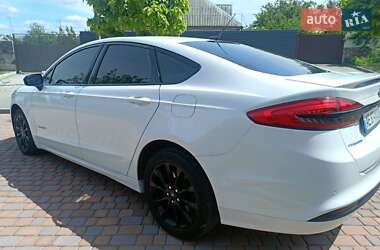 Седан Ford Fusion 2017 в 