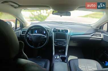 Седан Ford Fusion 2017 в 