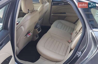 Седан Ford Fusion 2013 в 