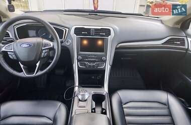 Седан Ford Fusion 2019 в 
