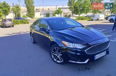 Седан Ford Fusion 2019 в 