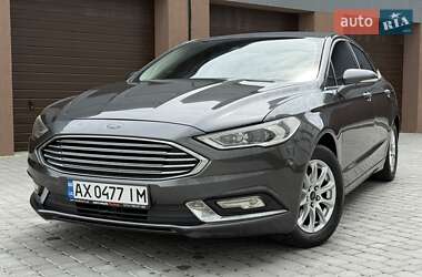 Седан Ford Fusion 2016 в 