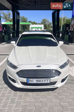 Седан Ford Fusion 2015 в 