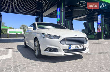 Седан Ford Fusion 2015 в 