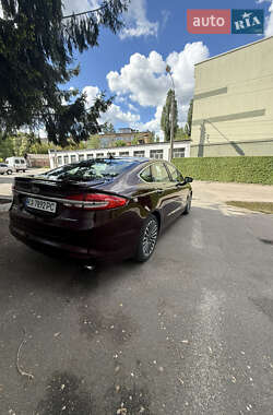 Седан Ford Fusion 2016 в 