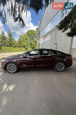 Седан Ford Fusion 2016 в 