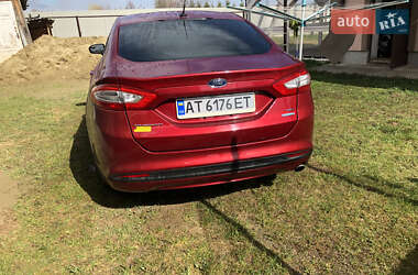 Седан Ford Fusion 2015 в 