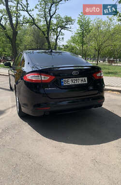 Седан Ford Fusion 2015 в 