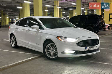 Седан Ford Fusion 2018 в 