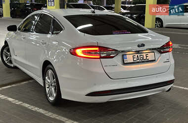 Седан Ford Fusion 2018 в 