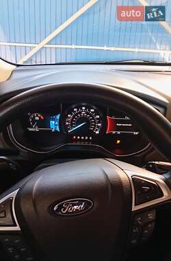 Седан Ford Fusion 2017 в 