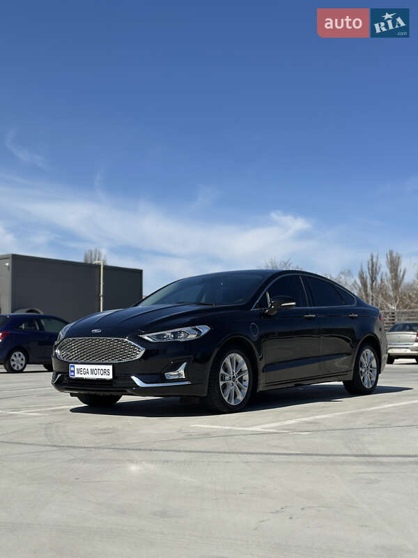 Седан Ford Fusion 2020 в 