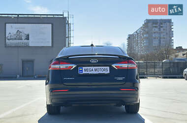 Седан Ford Fusion 2020 в 