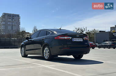 Седан Ford Fusion 2020 в 