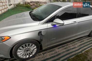 Седан Ford Fusion 2013 в 