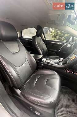 Седан Ford Fusion 2013 в 