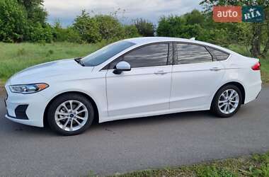 Седан Ford Fusion 2019 в 