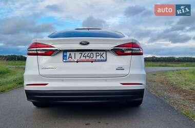Седан Ford Fusion 2019 в 