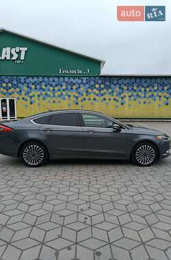 Седан Ford Fusion 2018 в 