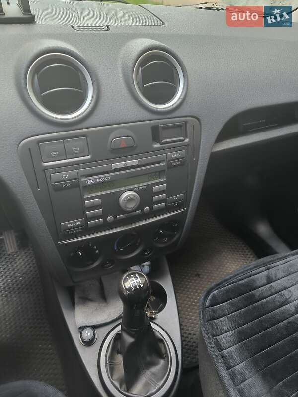 Хэтчбек Ford Fusion 2005 в Черкассах