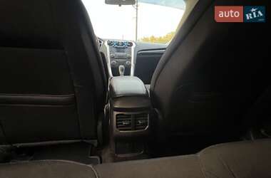 Седан Ford Fusion 2015 в 