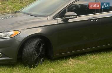 Седан Ford Fusion 2015 в 