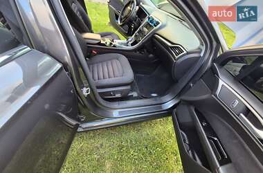 Седан Ford Fusion 2015 в 