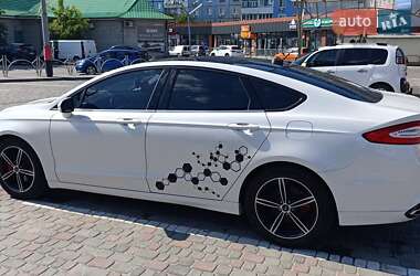 Седан Ford Fusion 2015 в 